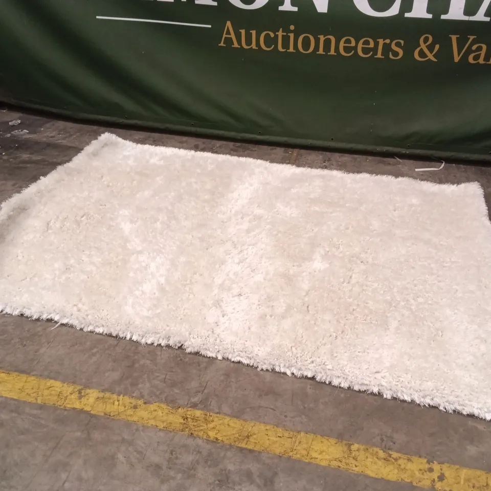 QUALITY DESIGNER AREA RUG - APPROXIMATELY 235CM X 165CM