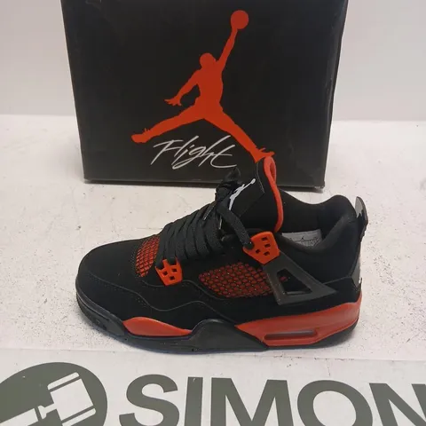 AIR JORDAN 4 RETRO – BLACK/RED, UK 5