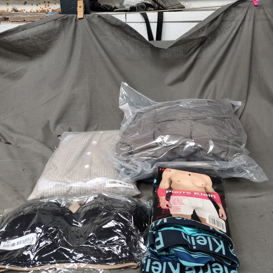 BOX OF APPROXIMATELY 20 ASSORTED CLOTHING ITEMS TO INCLUDE BRAS, UNDERWEAR, GREY COAT ETC