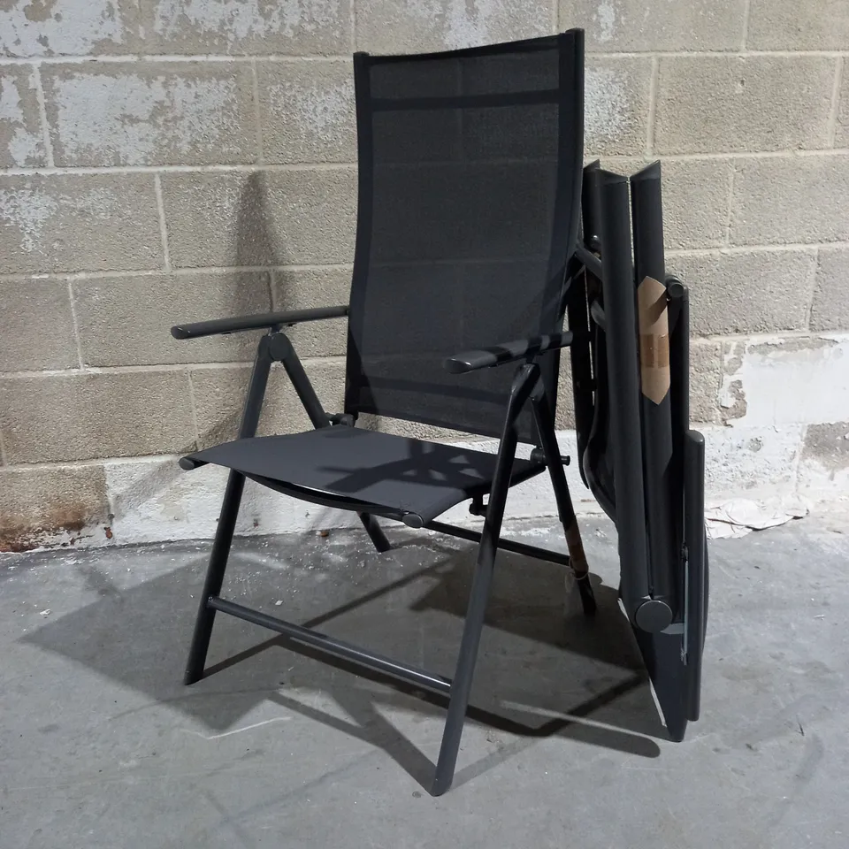 GREEN LOUNGE SET OF 2 FOLDING RECLINERS IN GRAPHITE 