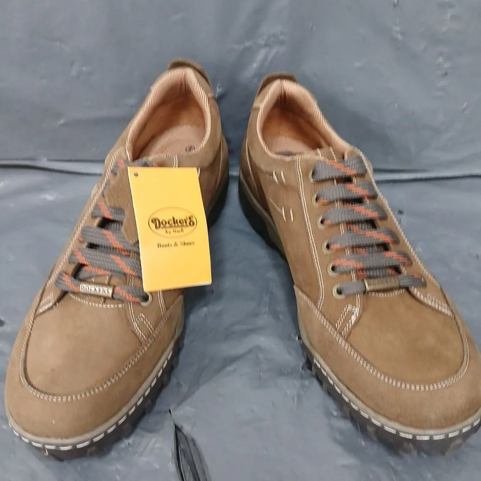 PAIR OF DOCKERS TRAINERS IN TAN - 9.5