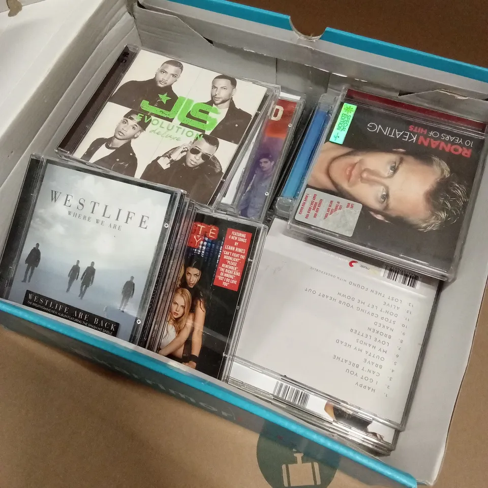 BOX TO CONTAIN A LARGE QUANTITY OF MUSIC CDs