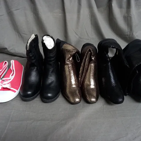 LARGE QUANTITY OF ASSORTED WOMENS SHOES IN VARIOUS SIZES, COLOURS AND STYLES