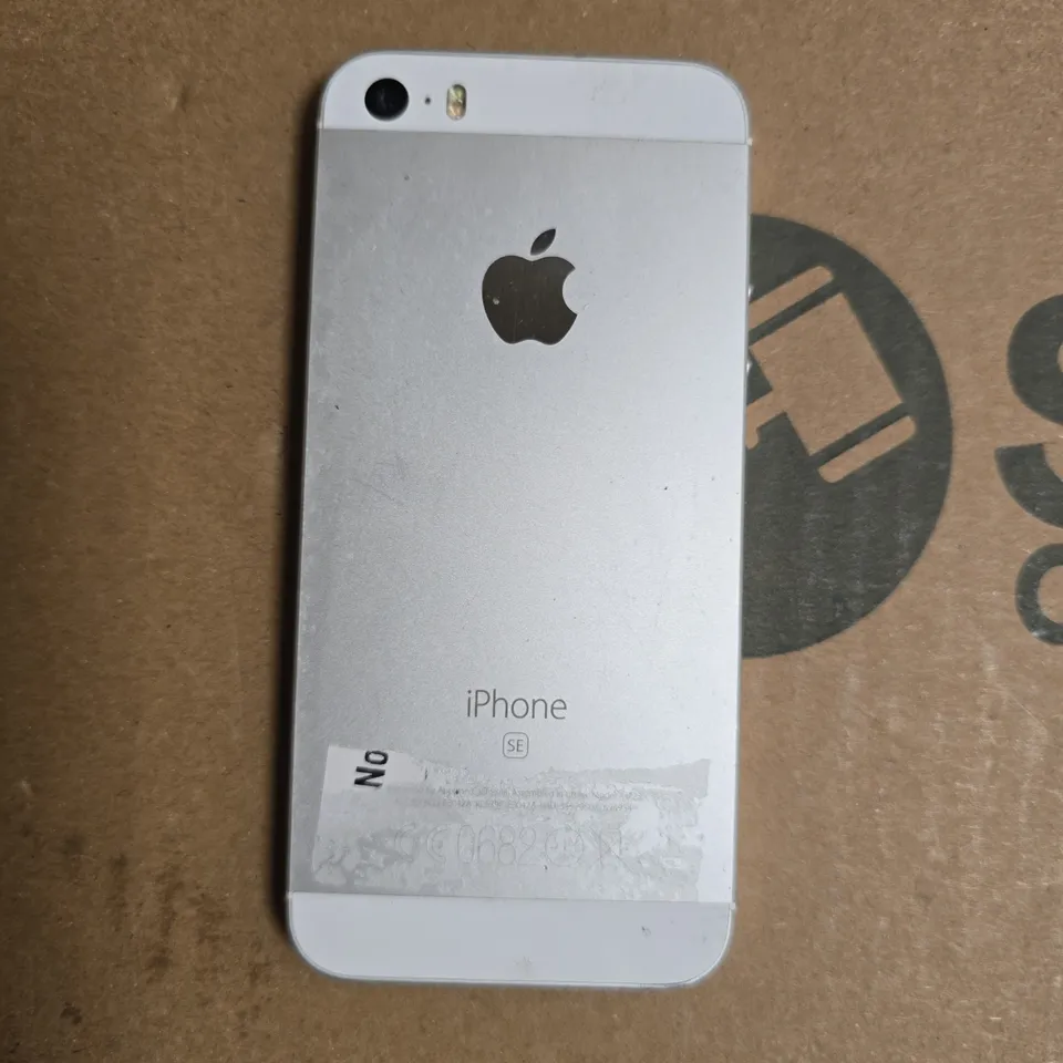 APPLE IPHONE SE SMARTPHONE 