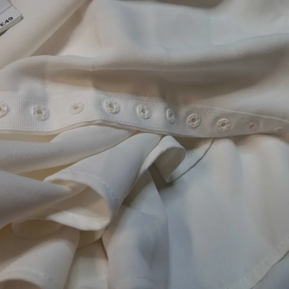 RIVER ISLAND WHITE/FEATHER DETAILED PLAYSUIT - SIZE 18