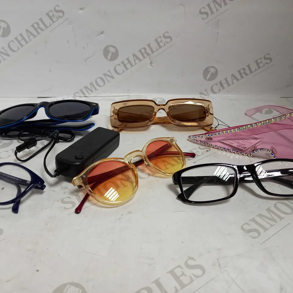 LOT OF APPROXIMATELY 15 ASSORTED EYEWEAR ITEMS, TO INCLUDE SPECTACLES, SUNGLASSES, CASES, ETC