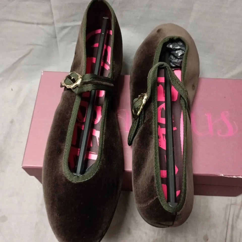 BOXED FABOLUS PIERRE COCO WOMEN'S BROWN SUEDE MARY JANE SHOES – UK 9.5 (EU 43)