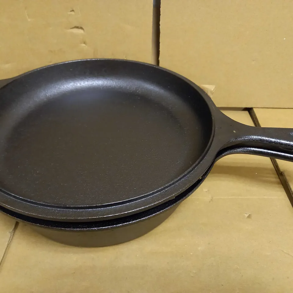 LODGE 3.2 QUART PRE-SEASONED CAST IRON COMBO COOKER