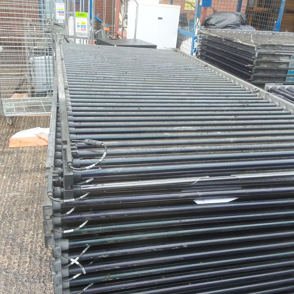 PALLET CONTAINING A VERY LARGE QUANTITY OF SOLAR PANELS