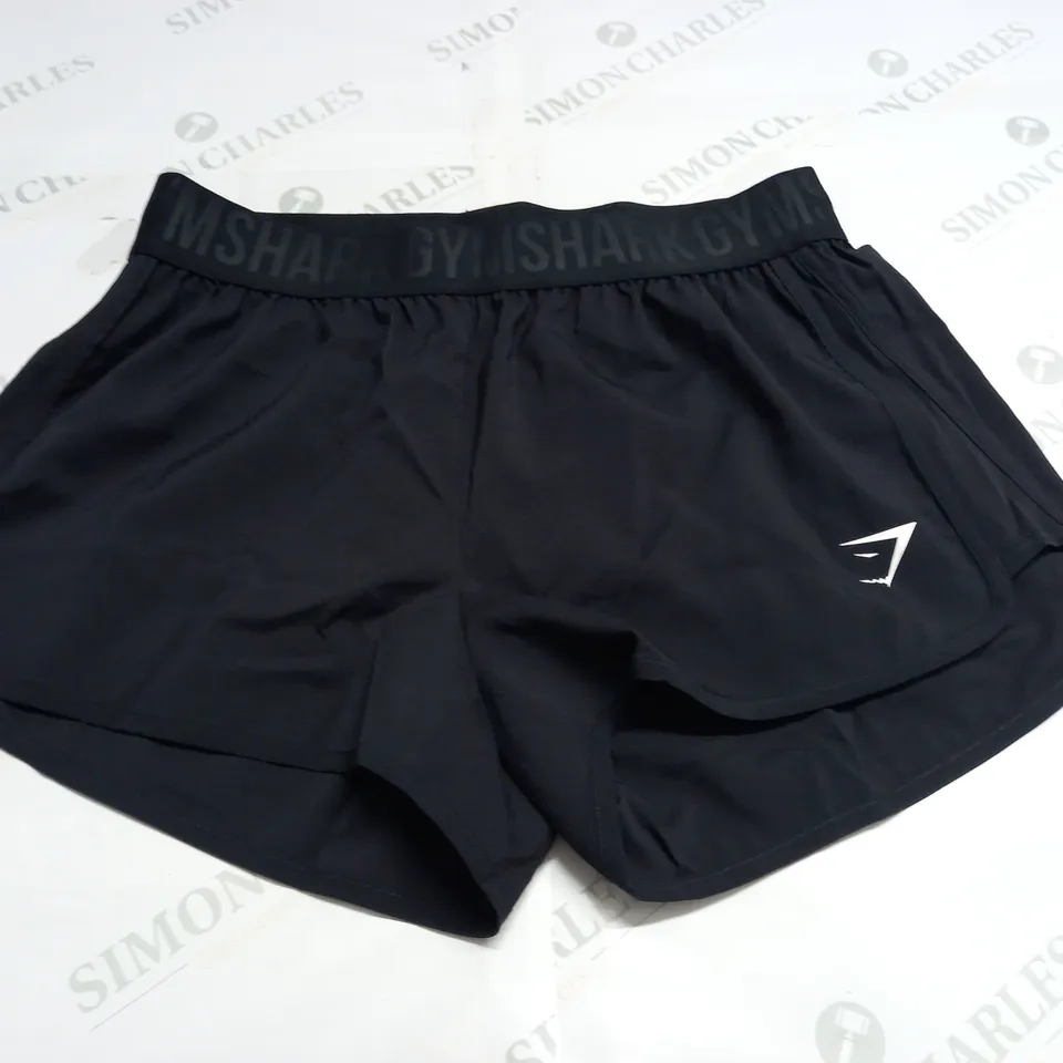 GYMSHARK BLACK TRAINING SHORTS - M