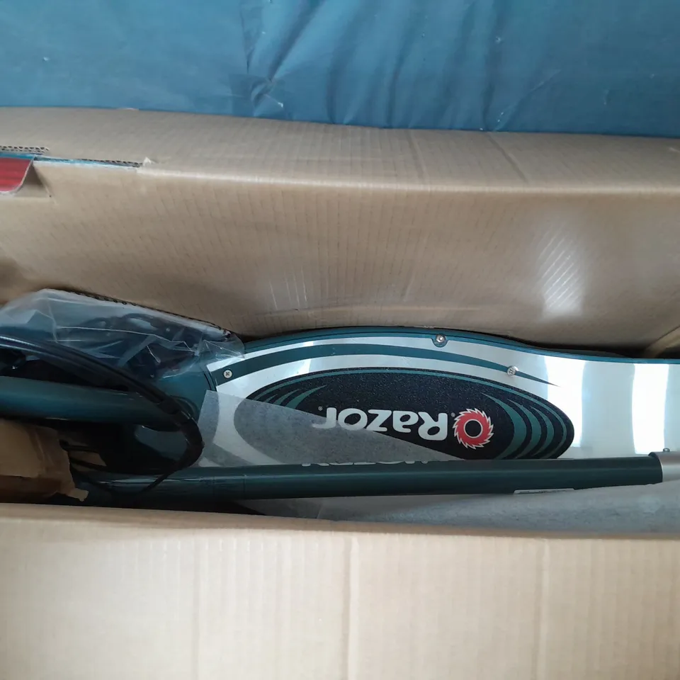 BOXED RAZOR E300 24 VOLT SCOOTER - MATT GREY - COLLECTION ONLY