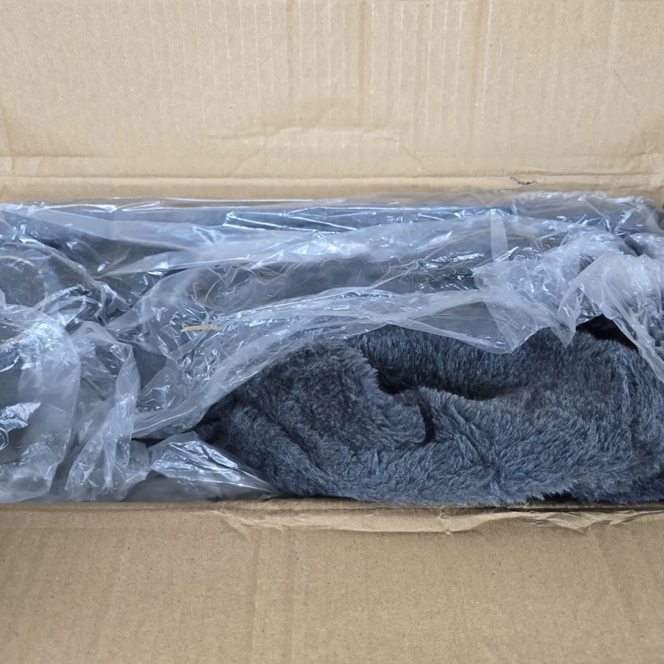 BOXED MT04 CAT CLIMBING FRAME 