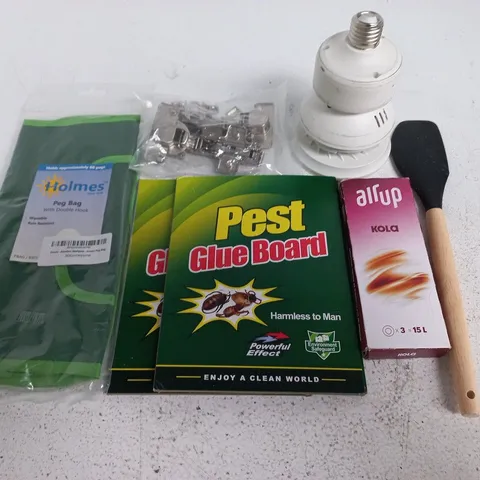 LOT OF APPROXIMATELY 18 ASSORTED HOUSEHOLD ITEMS TO INCLUDE PEST GLUE BOARDS AND PEG BAGS