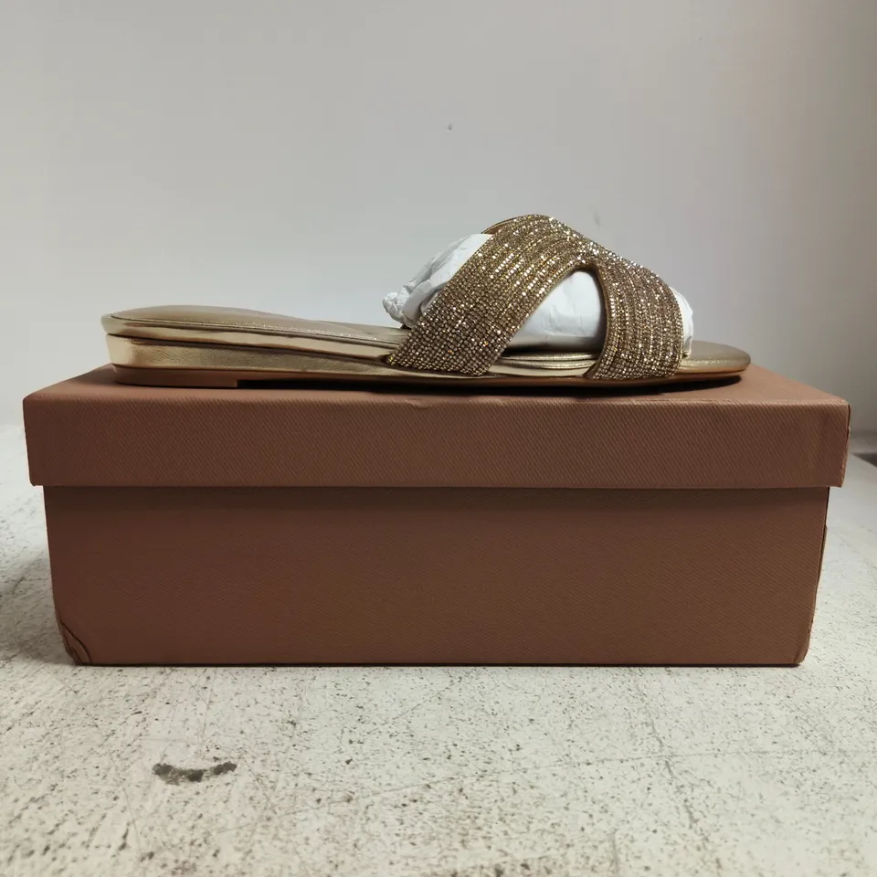BOXED PAIR OF CARVELA GALA MULES IN GOLD W. JEWEL DETAIL SIZE EU 39