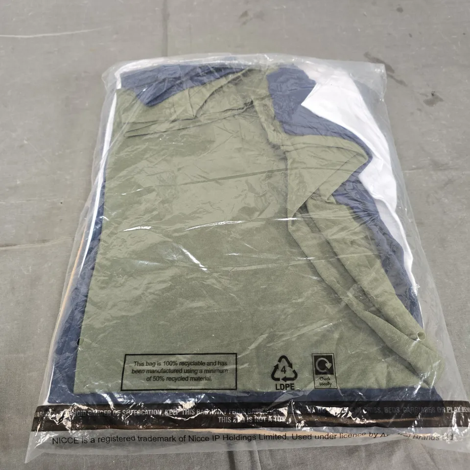 NICCE ASSORTED CREW NECK TOPS SIZE M