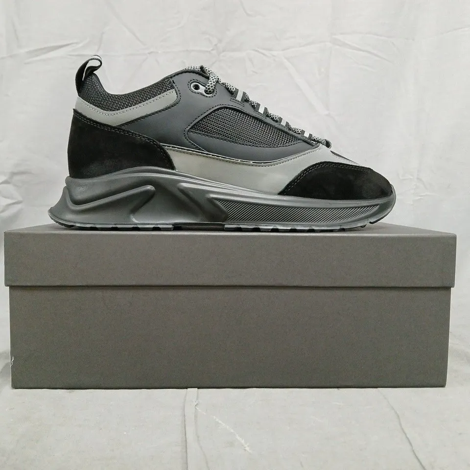 BOXED PAIR OF CLEENS ESSENTIAL RUNNER EVO TRAINERS IN RAVEN SIZE UK 8