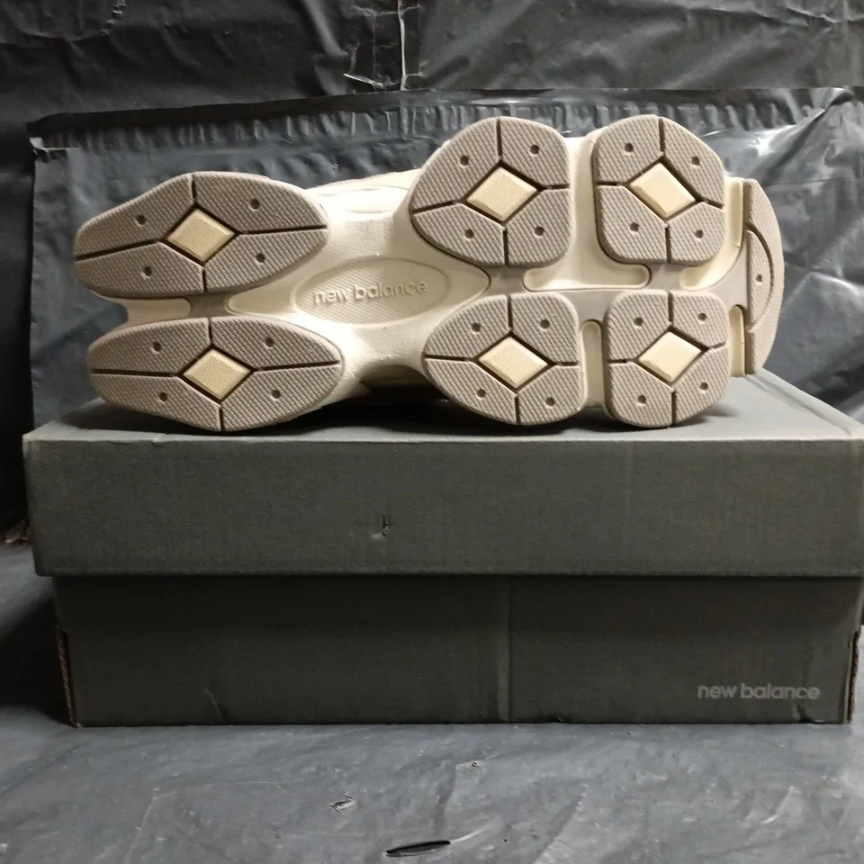 BOXED PAIR OF NEW BALANCE 9060 TRAINERS IN BROWN MULTI SIZE UK 6.5