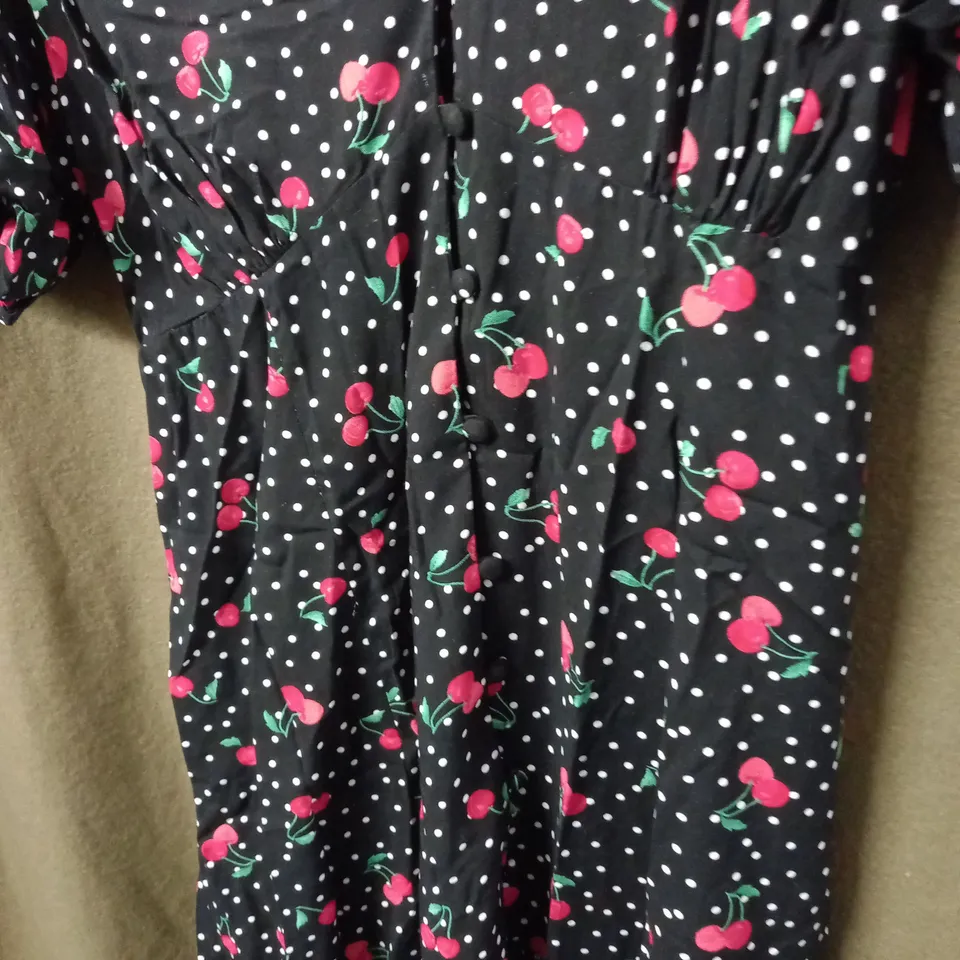 WOMENS POLKA DOT AND CHERY PATTERN OCCASSIONAL DRESS SIZE 16