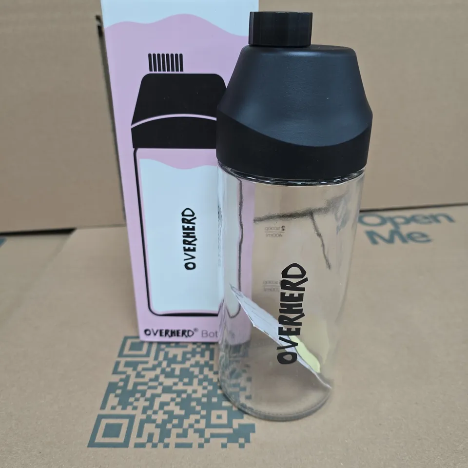 OVERHERD BOTTLE – TRANSPARENT DRINKING BOTTLE WITH BLACK CAP 