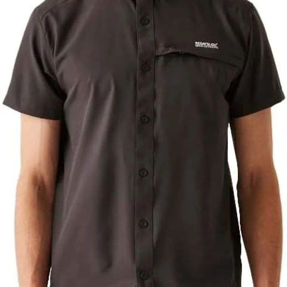 BRAND NEW REGATTA MEN'S SHORT SLEEVE TRAVEL SHIRT ASH XL