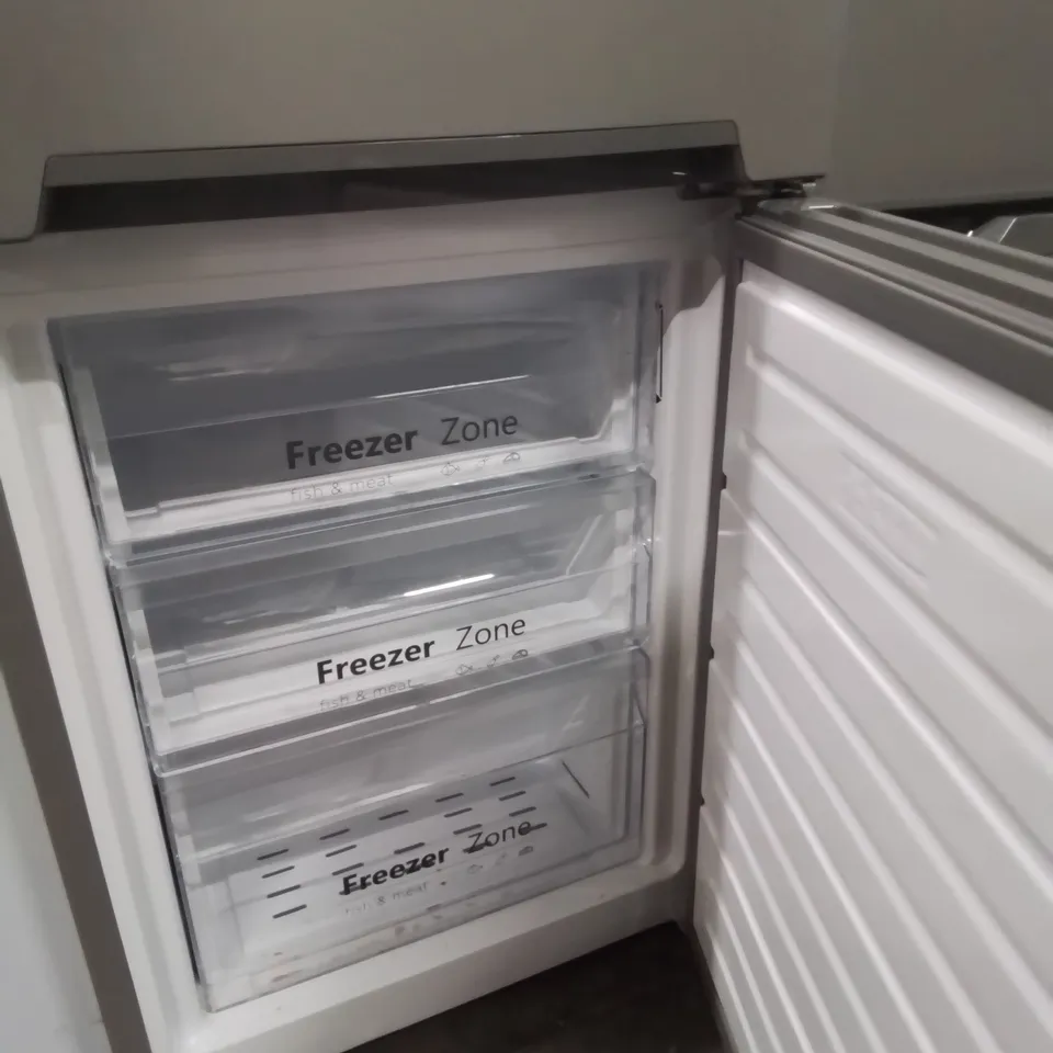 RUSSELL HOBBS FRIDGE FREEZER FREESTANDING FROST FREE WITH REVERSIBLE DOOR, ADJUSTABLE THERMOSTAT & FEET, 70/30 279L, 180CM HIGH, LED LIGHT, 2 YEAR GUARANTEE SILVER RH180FFFF551E1S [ENERGY CLASS E]