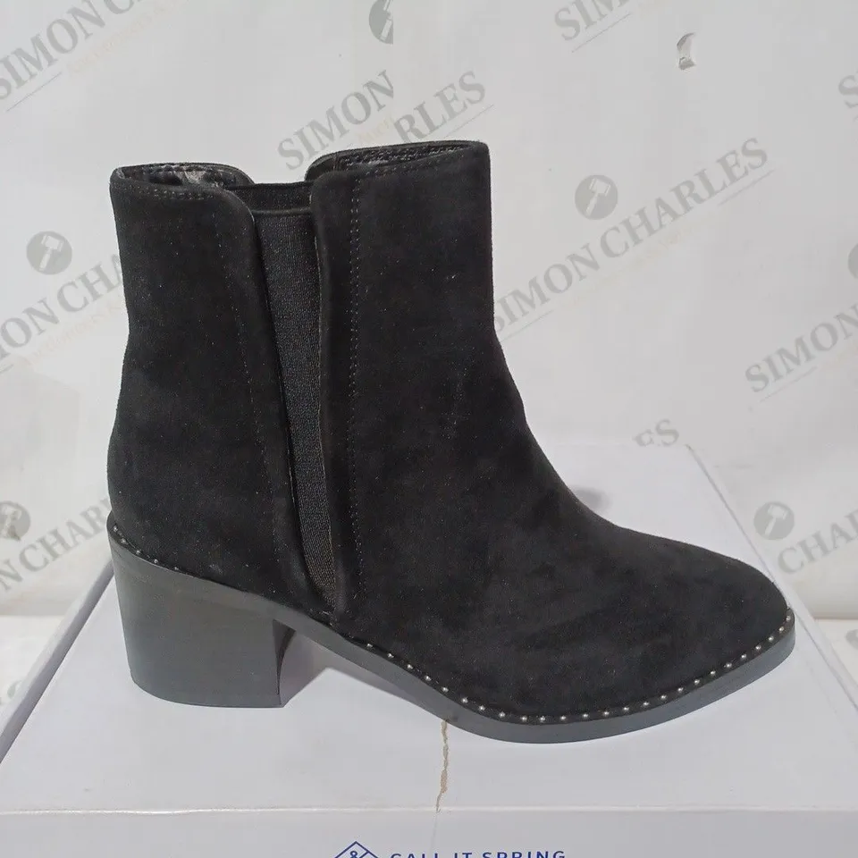 BOXED CALL IT SPRING ALDO CRAREWETH BOOTS - 6