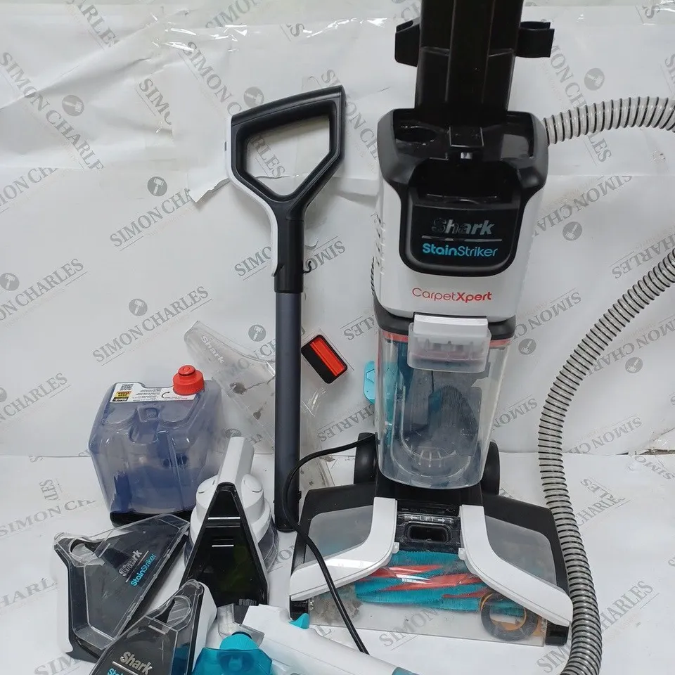 SHARK CARPET XPERT DEEP CARPET CLEANER & BUILT IN STAIN STRIKER EX200UK