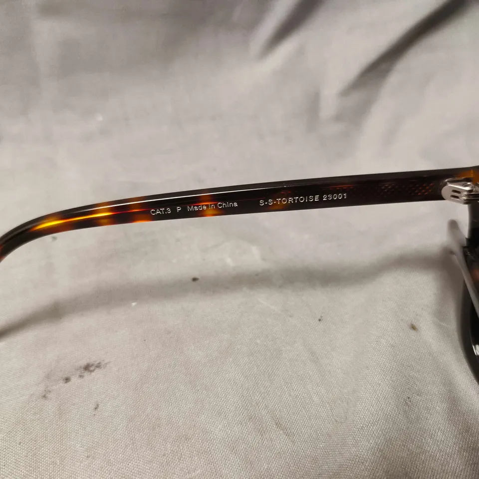MELLER TORTOISESHELL CAT-EYE SUNGLASSES – WITH ORIGINAL BOX