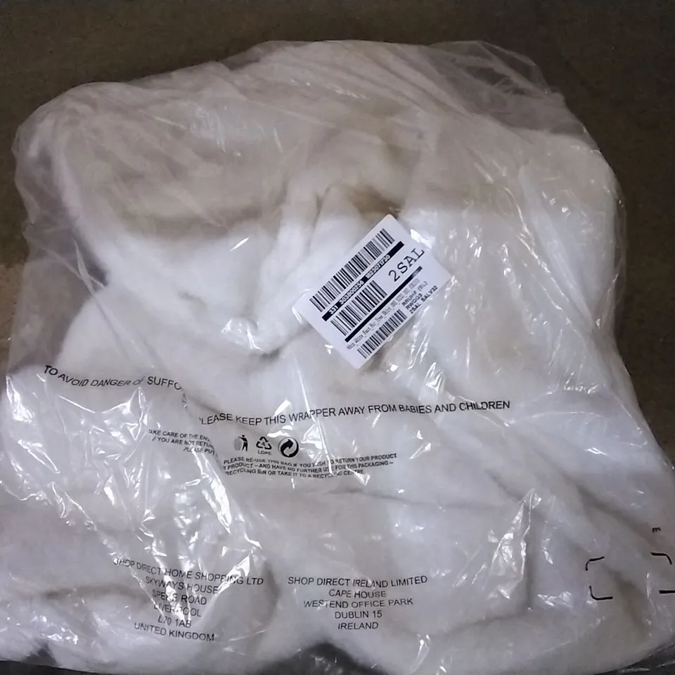 90CM WHITE FAUX FUR TREE SKIRT 