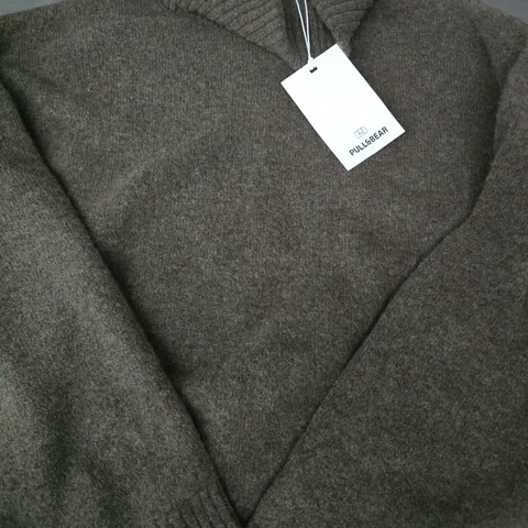 PULL & BEAR TURTLE NECK LONG SLEEVE SWEATER IN BROWN SIZE LARGE