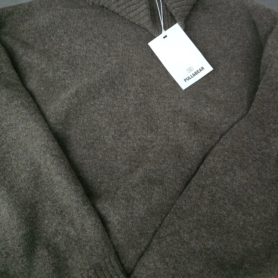PULL & BEAR TURTLE NECK LONG SLEEVE SWEATER IN BROWN SIZE LARGE