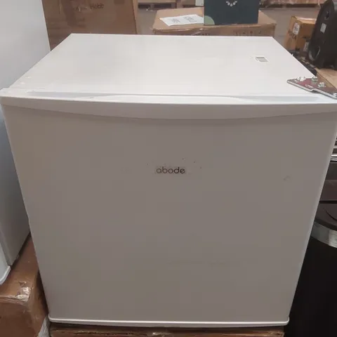 ABODE TABLE TOP MINI FRIDGE WHITE FREESTANDING 43 LITRE CAPACITY WITH REVERSIBLE DOOR & ICE BOX, ADJUSTABLE FEET & 1 WIRE SHELF ATTF0E1W (WHITE)