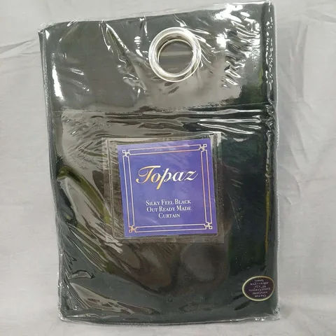 BOX OF APPROXIMATELY 4 TOPAZ EYELET CURTAINS IN BLACK (66"X54")