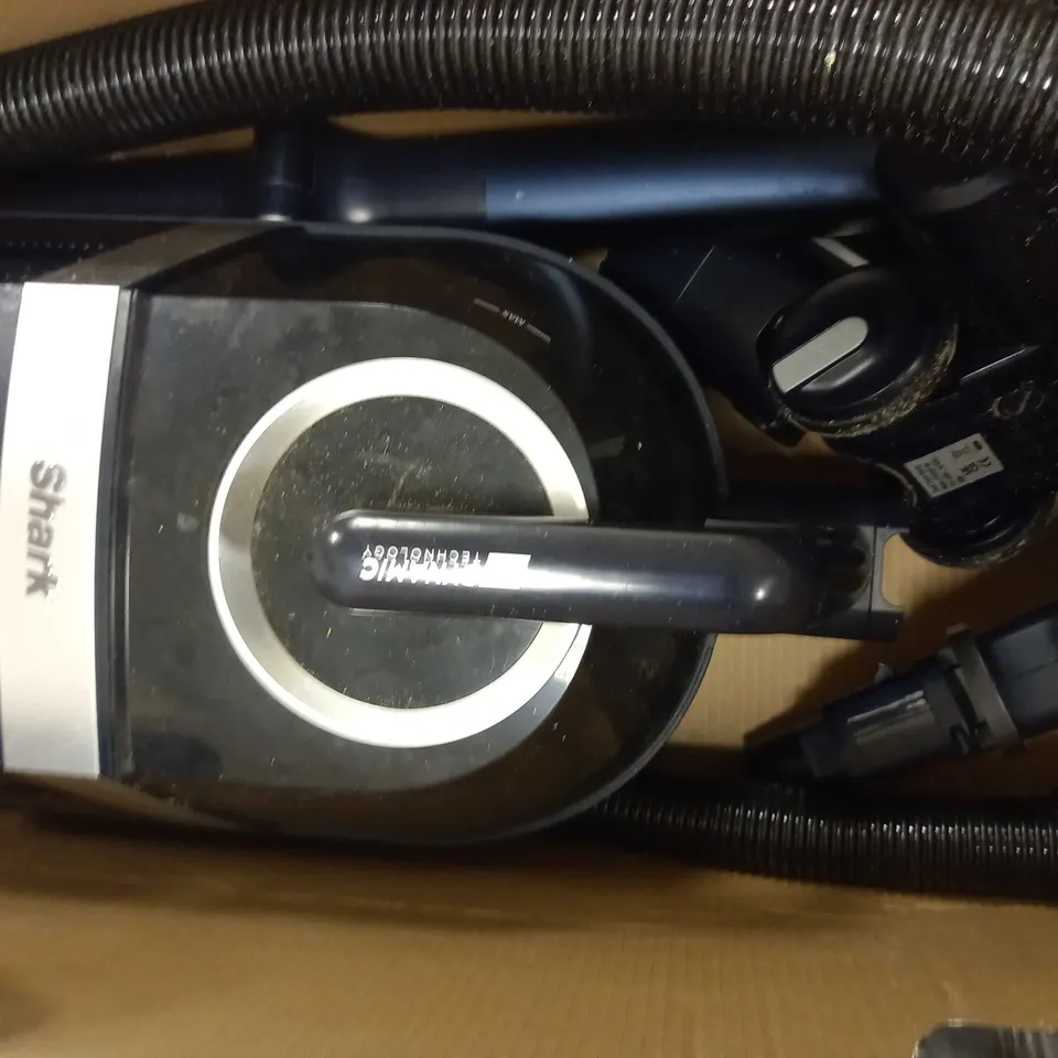 SHARK BAGLESS CYLINDER VACUUM CLEANER 