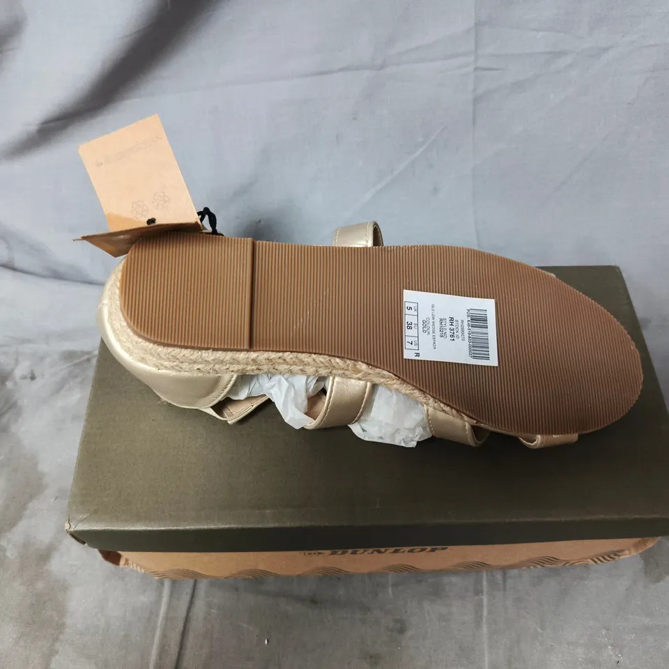 DUNLOP WOMEN’S GOLD METALLIC STRAPPY SANDALS – UK 5 (EU 38)