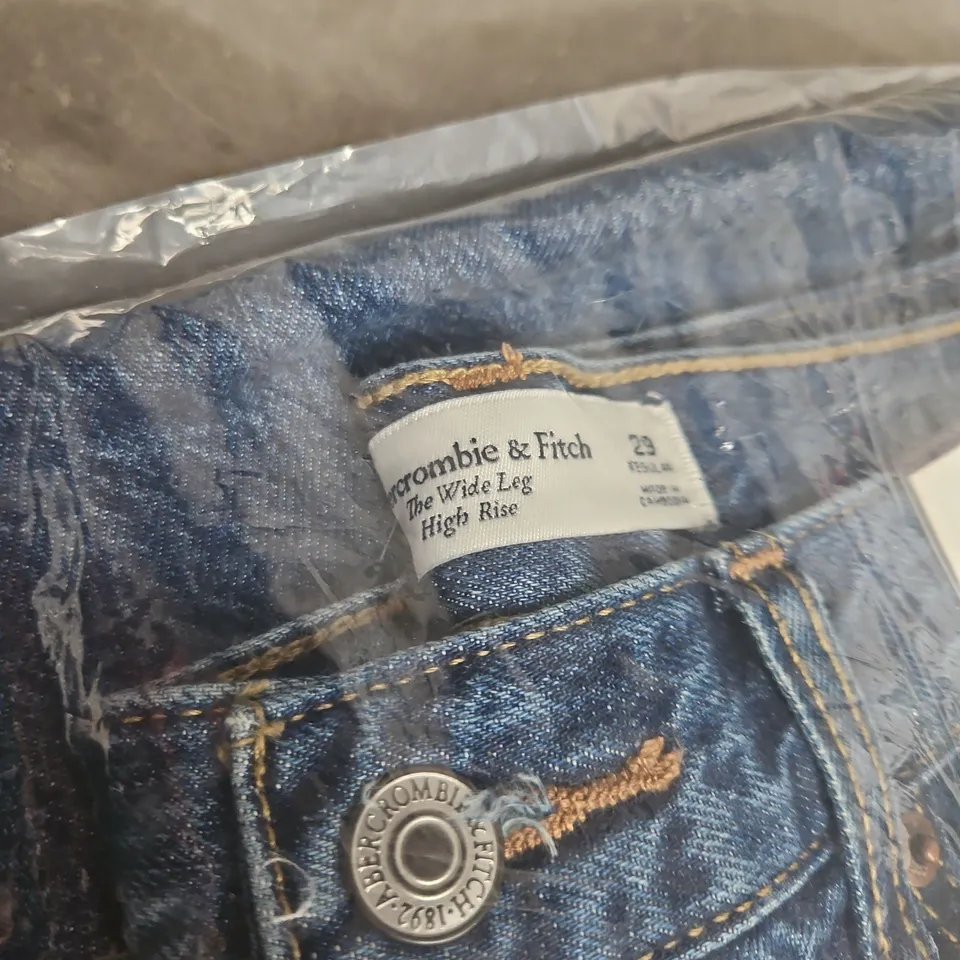 ABERCROMBIE & FITCH THE WIDE LEG JEANS – SIZE 29 REGULAR