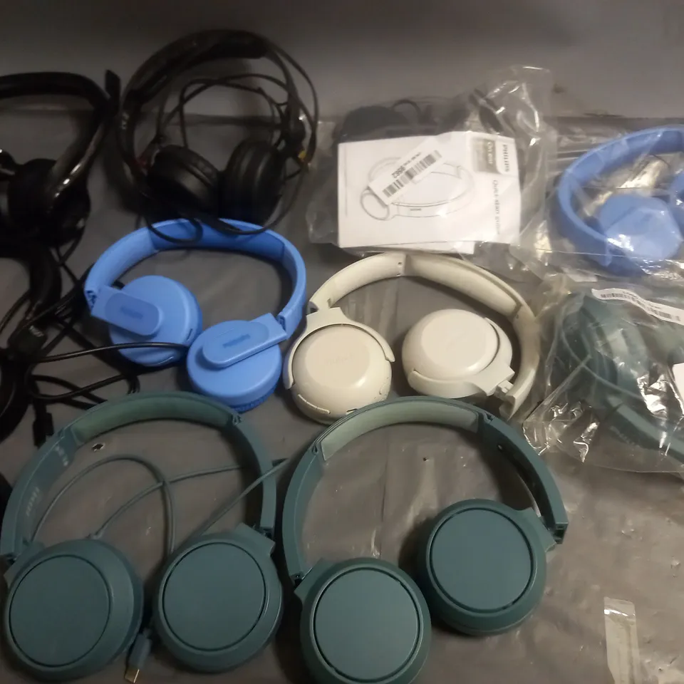 LOT OF 15 ASSORTED UNBOXED HEADPHONES TO INCLUDE PHILIPS, SEINNHEISER AND LOGITECH