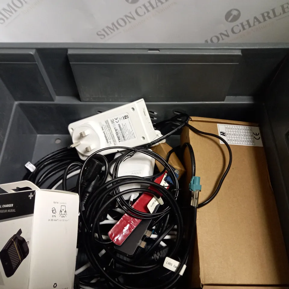 BOX TO CONTAIN APPROX. 12 X ASSORTED TECH PRODUCTS. INCLUDES ROUTERS, CABLES ETC 