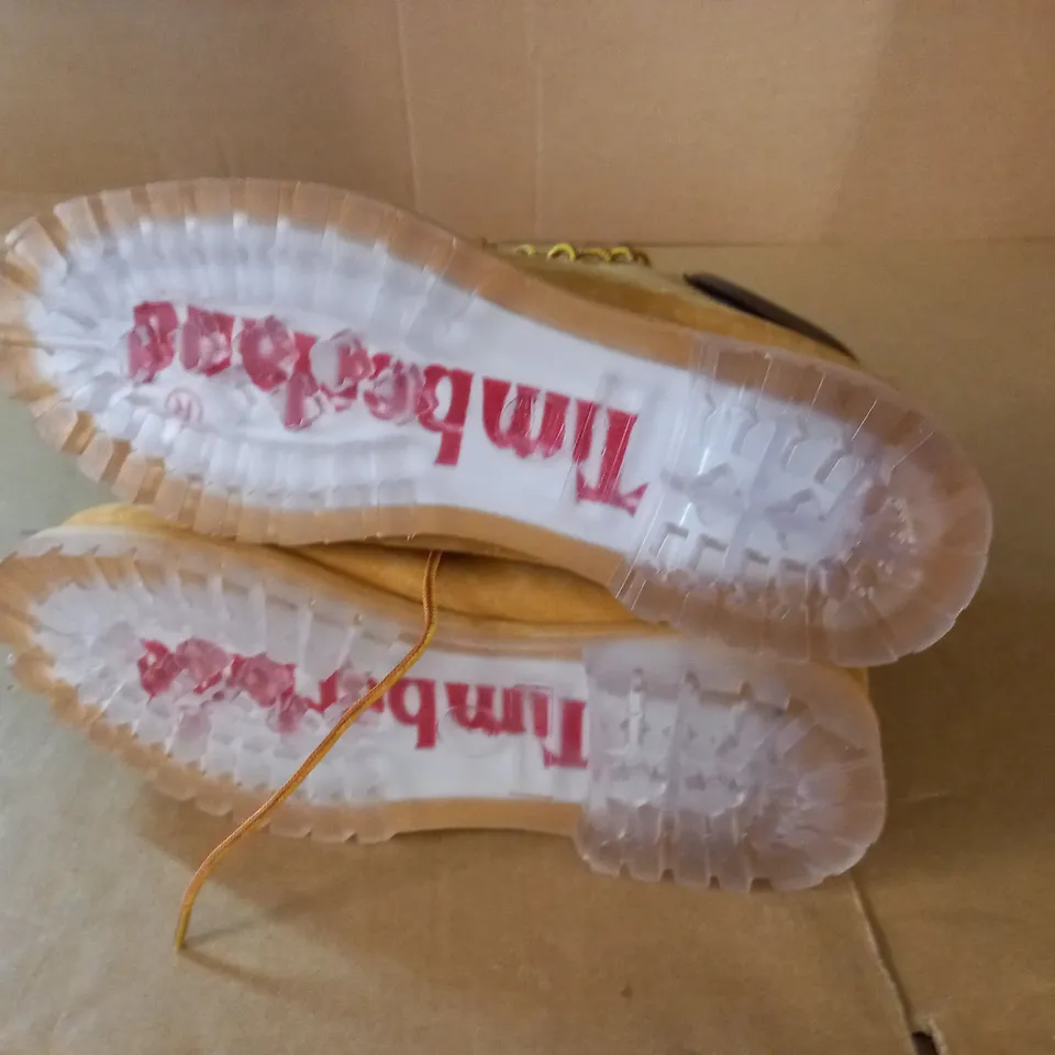 PAIR OF TIMBERLAND BROWN LEATHER BOOTS - 10