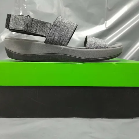 BOXED PAIR OF CLARKS OPEN TOE LOW WEDGE SANDALS IN GREY UK SIZE 5.5