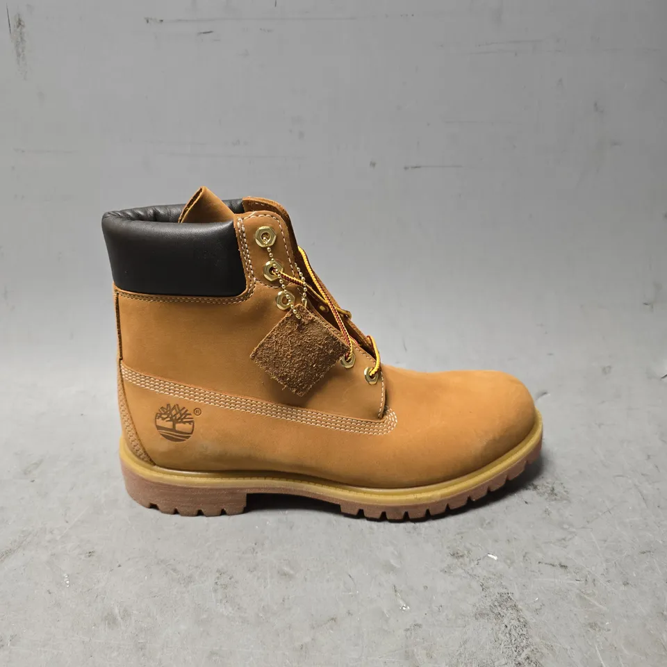 TIMBERLAND BOOTS IN TAN - 9 1/2W