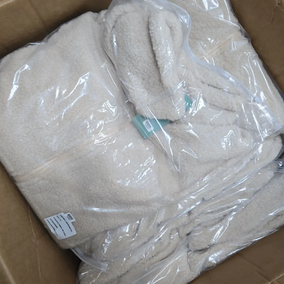 APPROXIMATELY 10 LA MAREY LADIES PLUSH JACKET IN BEIGE - XL