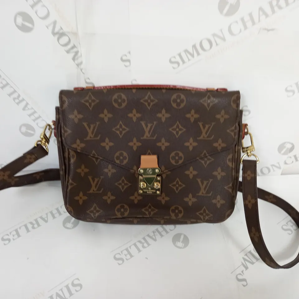 LOUIS VUITTON SHOULDER BAG
