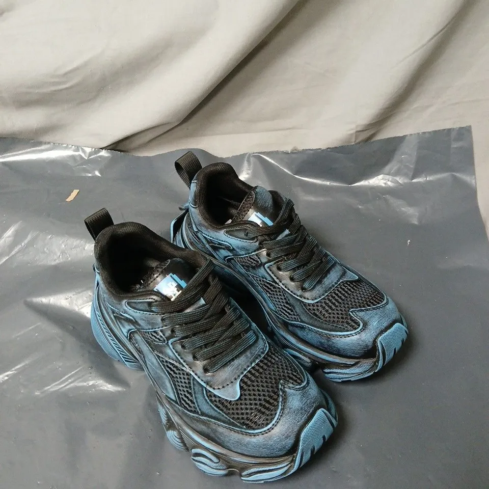 KOI TWINTAILS MIKU MEGA CHUNKY TRAINERS BLACK SIZE 3