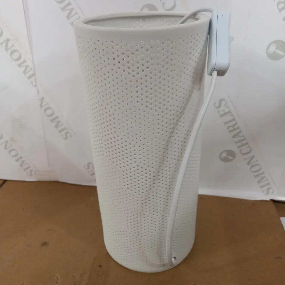 CERAMIC WHITE TABLE LAMP