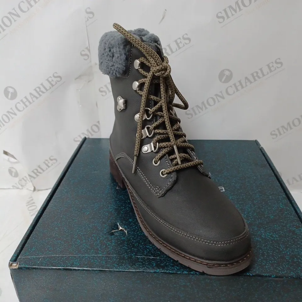 EMU OKAB WATERPROOF BOOTS, DARK GREY - SIZE 5
