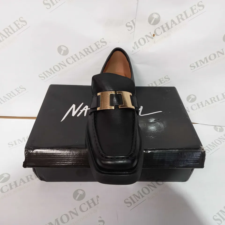 NASTLY GAL LEATHER BUCKLE SMOOTH CHUNKY LEATHER - UK 7 