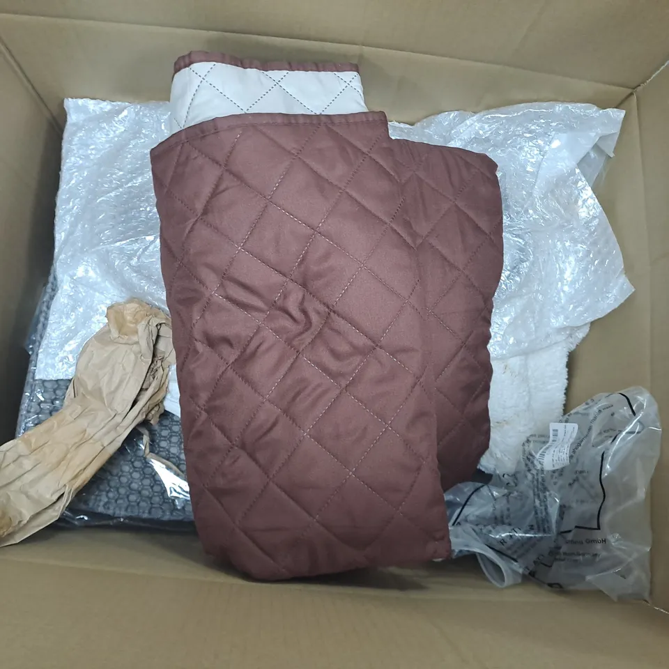 LARGE BOX OF APPROXIMATELY 15 ASSORTED HOUSEHOLD  ITEMS TOO INCLUDE BAGS ,DUVETS , BRUSH BAR KIT , ETC 