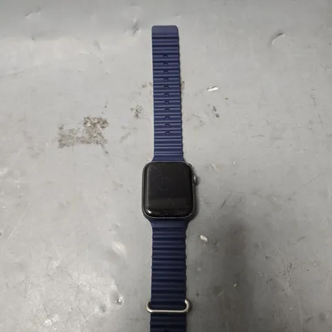 APPLE WATCH SERIES 4