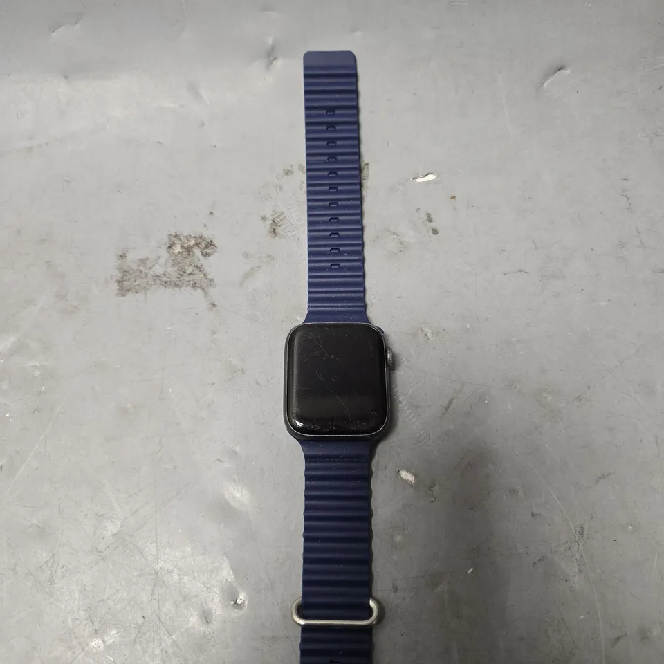 APPLE WATCH SERIES 4 